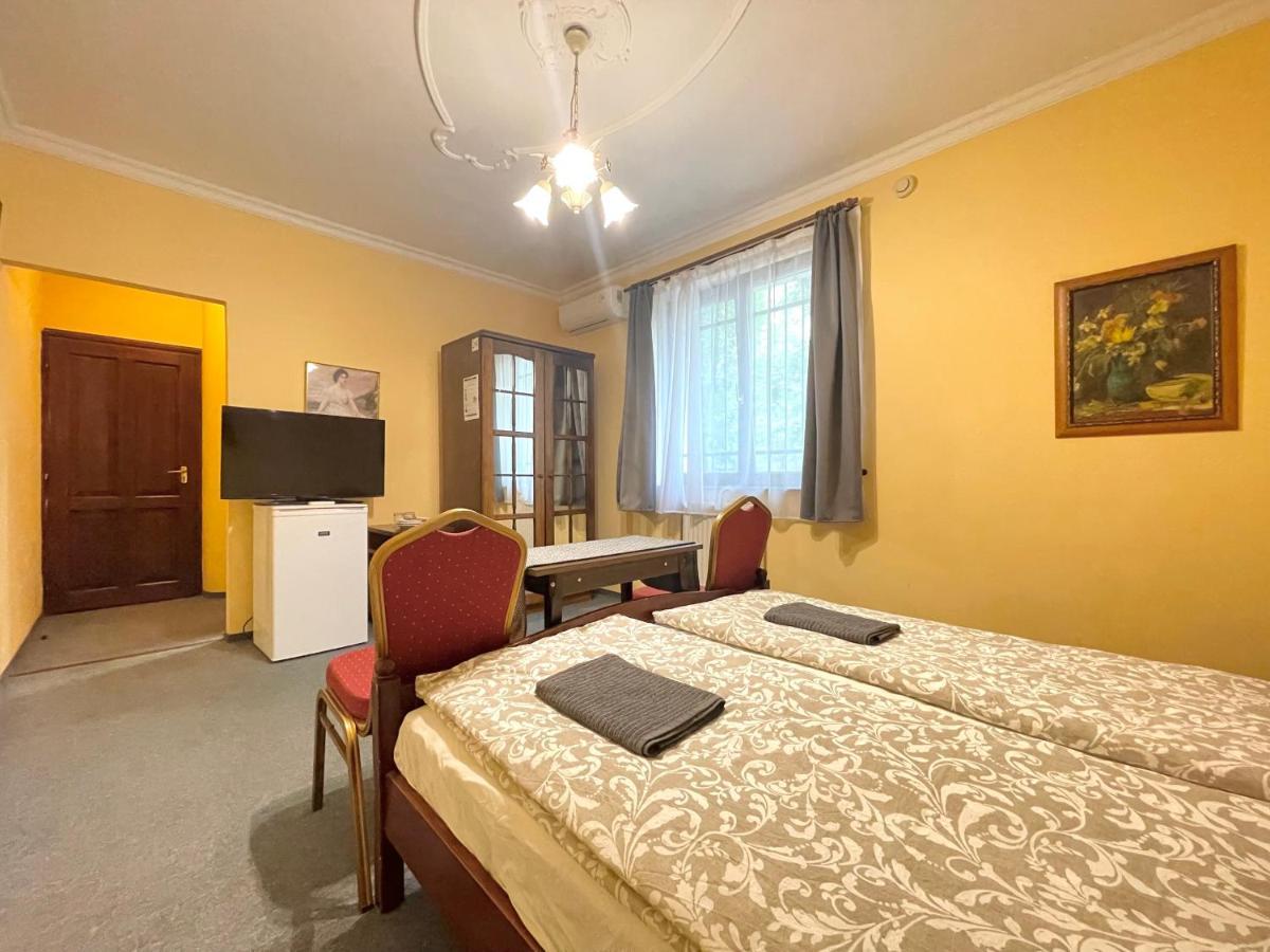 Luxi Romantik Apartments Budapest Esterno foto