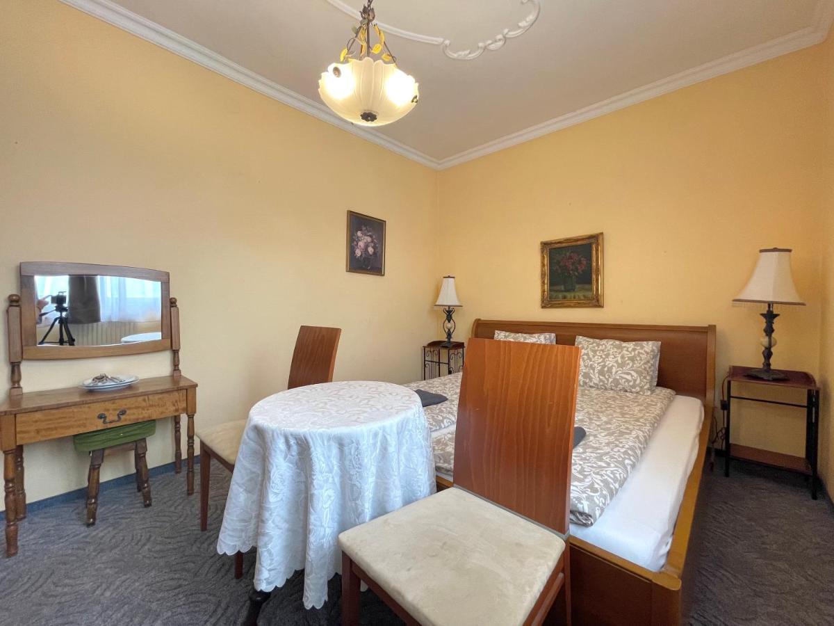 Luxi Romantik Apartments Budapest Esterno foto