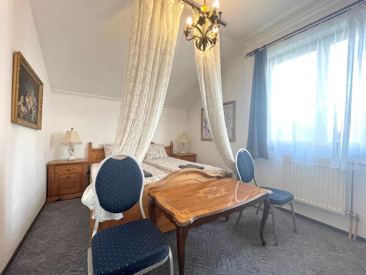 Luxi Romantik Apartments Budapest Esterno foto