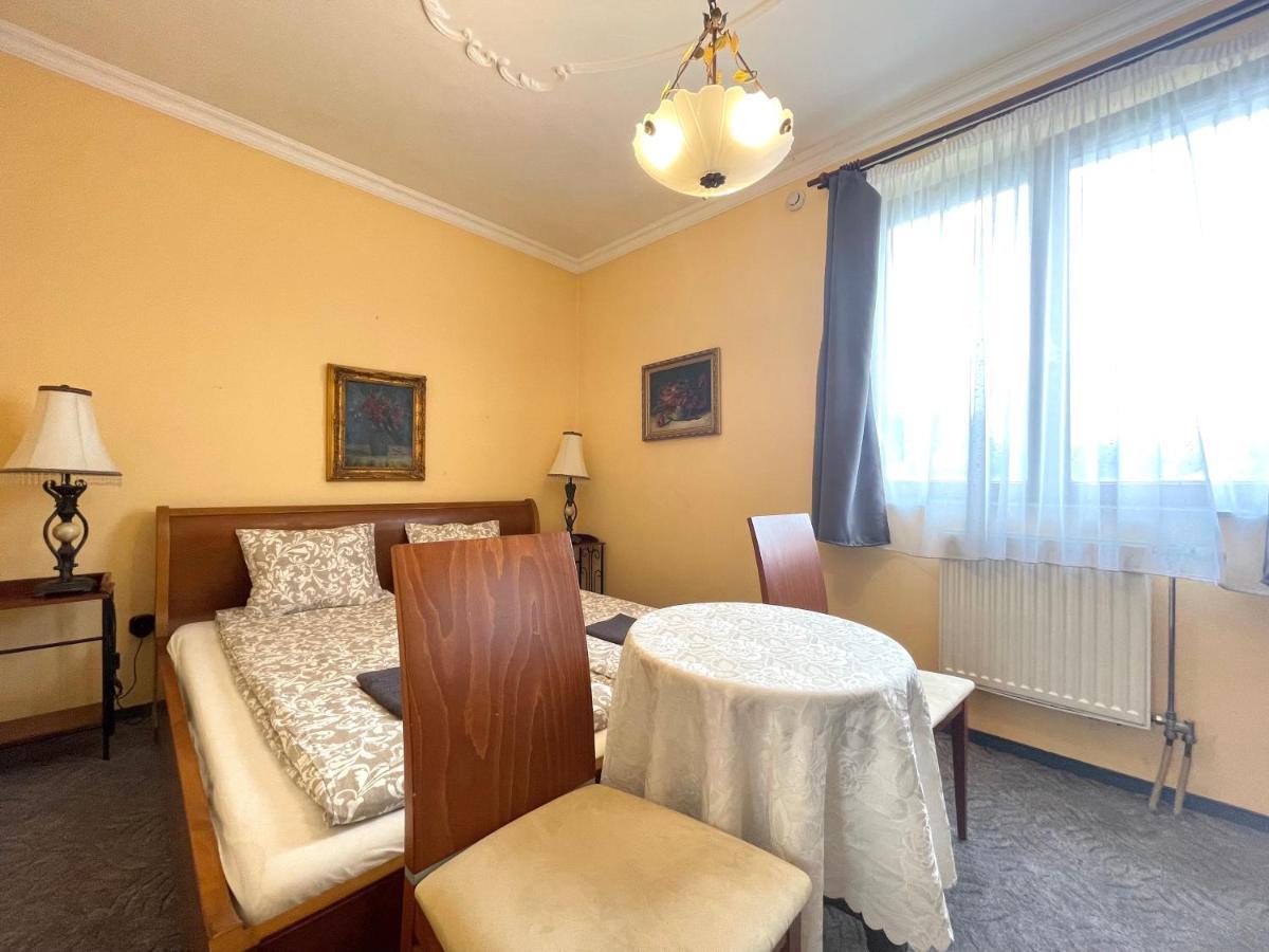 Luxi Romantik Apartments Budapest Esterno foto