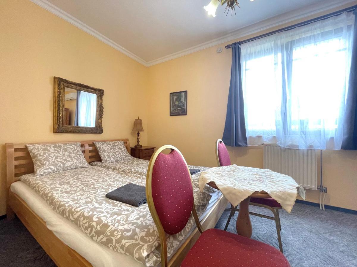 Luxi Romantik Apartments Budapest Esterno foto