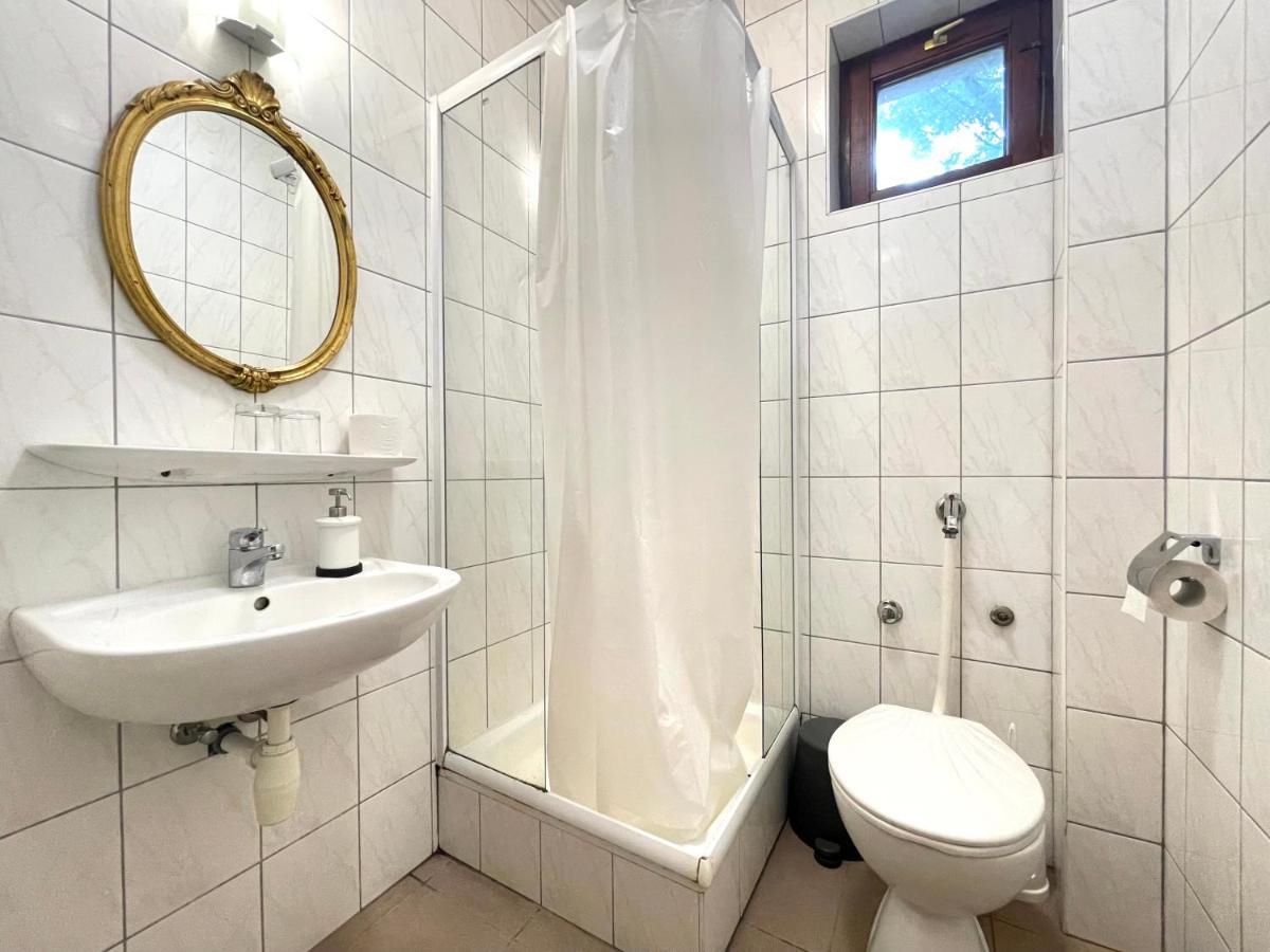 Luxi Romantik Apartments Budapest Esterno foto