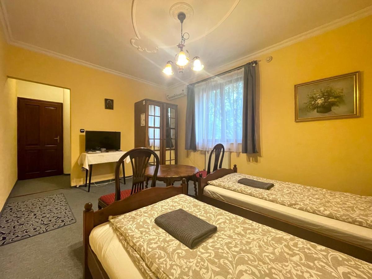 Luxi Romantik Apartments Budapest Esterno foto